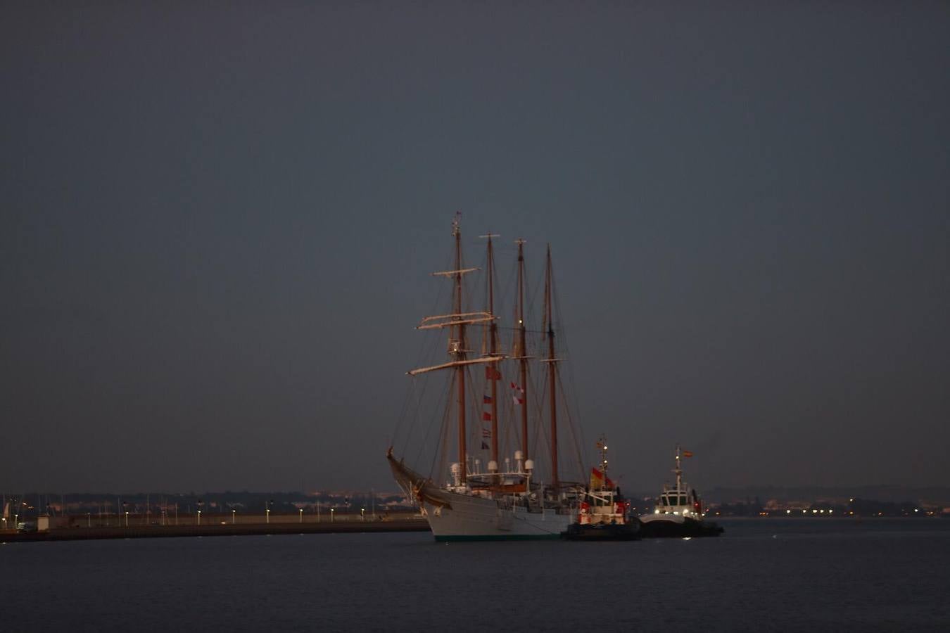 Elcano reluce en su regreso a Cádiz